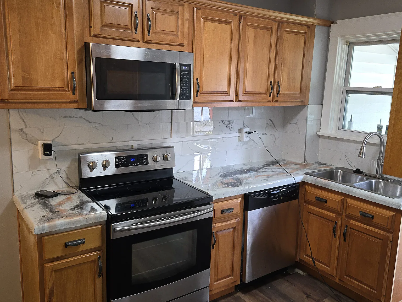 3 bed, 1.5 bath, 1200 sqft, $1,790 — Photo 2