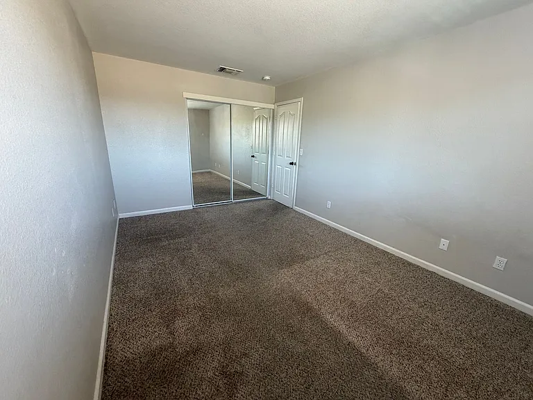1613 Little Rock Cir — Photo 11