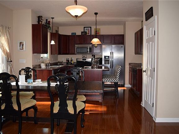 5th image of 9848 Maurer Dr