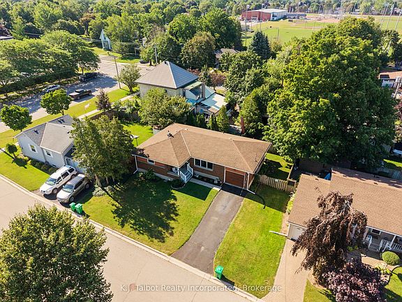 2nd image of 85 Picton St W