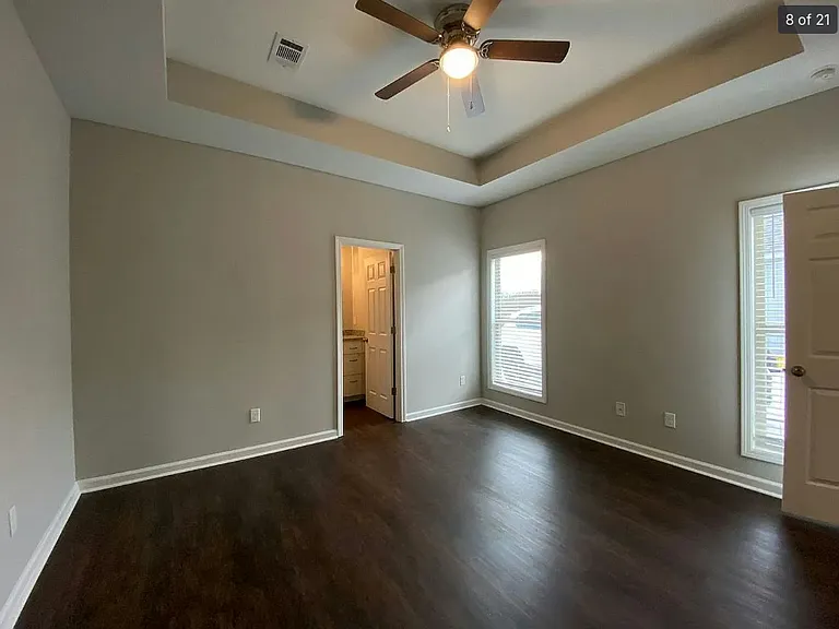 6132 Burbank Crossing Loop — Photo 8