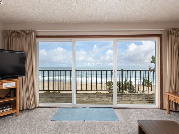 4th image of 4229 SW Beach Ave