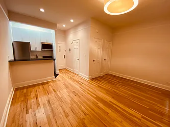 Rented by Metropolis Real Estate of Manhattan