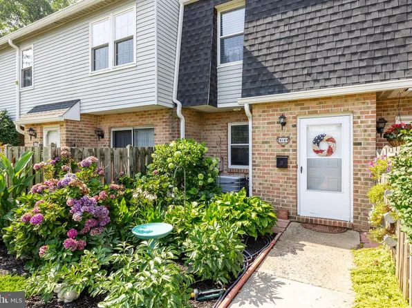 3049 Harbour Dr, Palmyra, NJ 08065