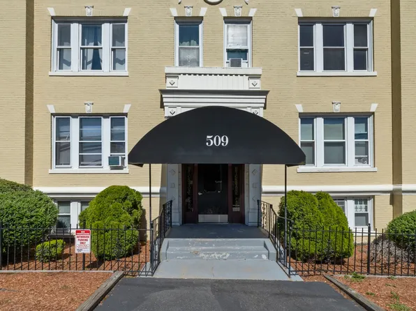 509 Pleasant St APT 2-4, Melrose, MA 02176