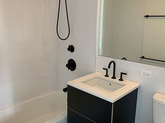 5th image of 250 E Houston St APT 4F