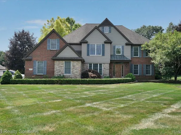 111 Amy Lynn Ct, Metamora, MI 48455