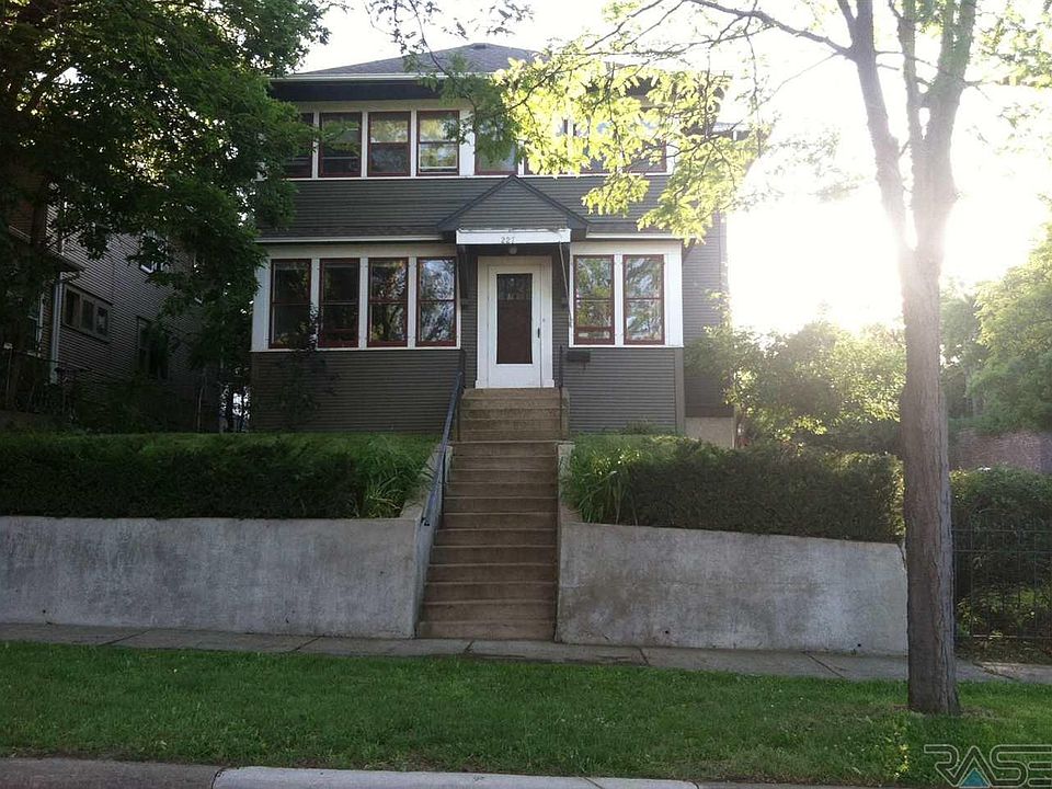 1st image of 227 N Spring Ave