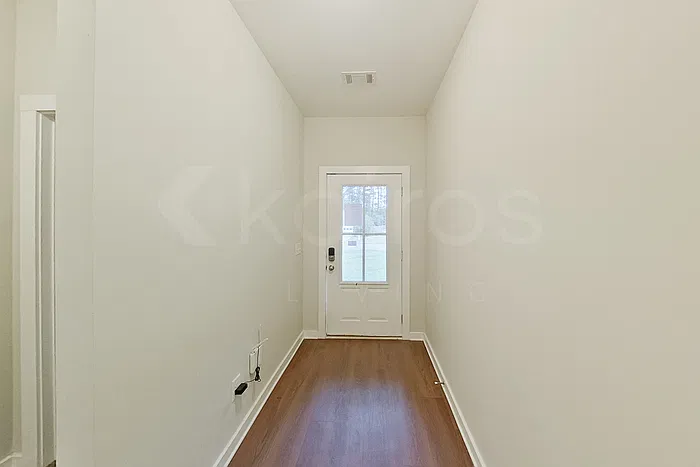 4 bed, 2.0 bath, 1620 sqft, $1,725 — Photo 2