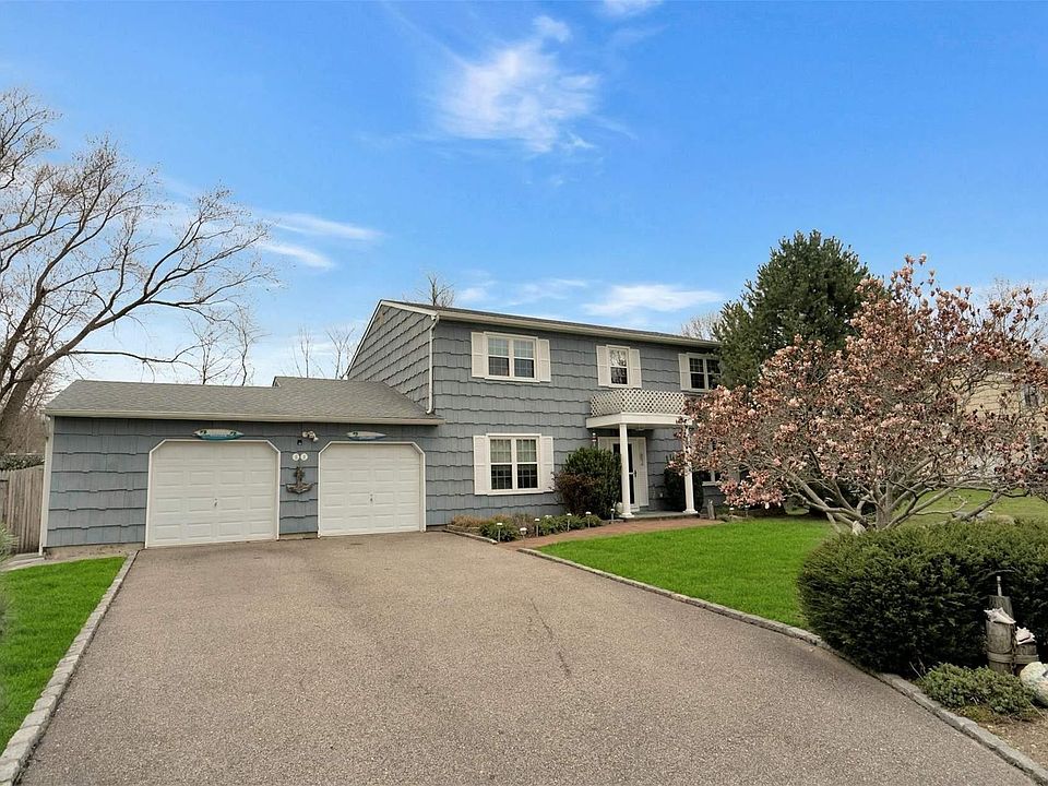1st image of 11 Yorkshire Drive