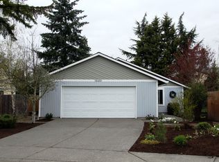 15851 NW Oak Hills Dr, Beaverton, OR