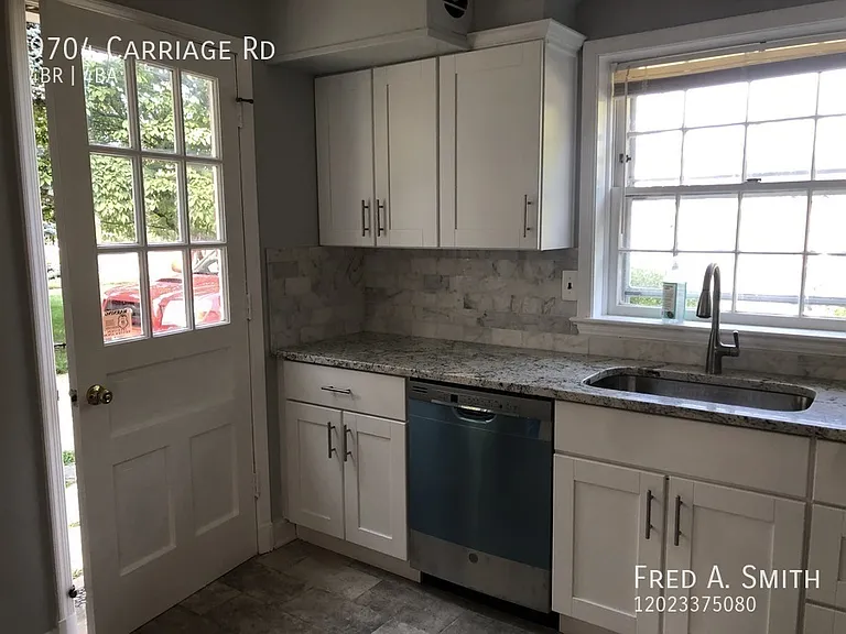 9704 Carriage Rd — Photo 20