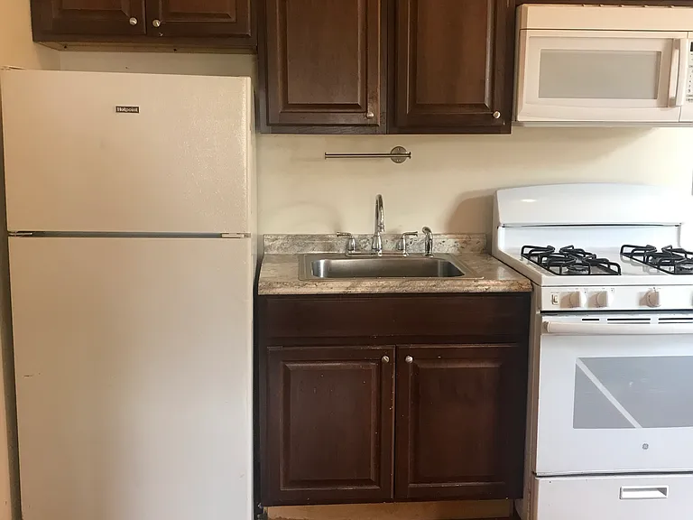 317 S Evaline St #1A — Photo 3