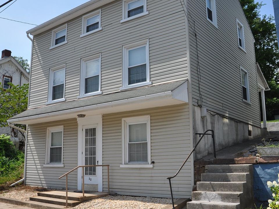 1st image of 32 E Main St