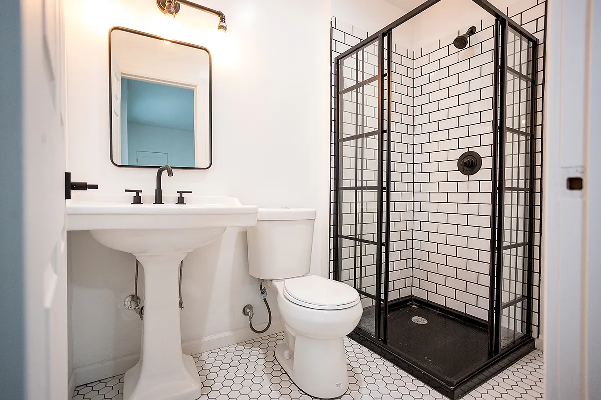 2 bed, 1000 sqft, $1,450 — Photo 2