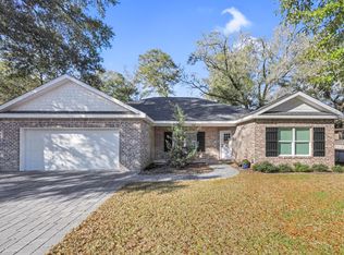 320 Cedar Ave N, Niceville, FL 32578