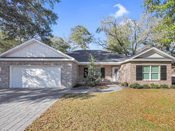 320 Cedar Ave N, Niceville, FL 32578