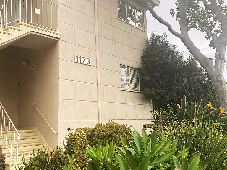 1173 N Curson Ave #11 — Photo 16
