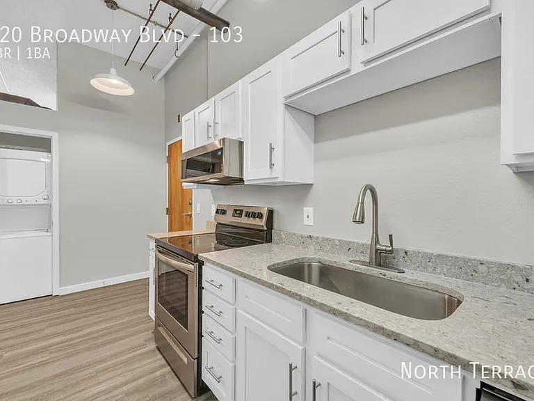 920 Broadway Blvd #103 — Photo 2