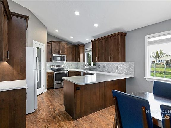 4th image of 1701 E Kamay Ct