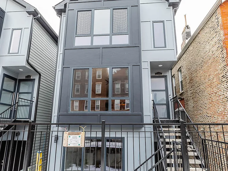 2307 W 19th St #3 — Photo 1