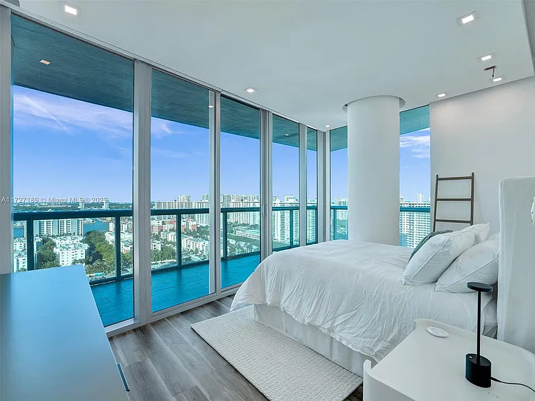 17001 Collins Ave #2308 — Photo 31