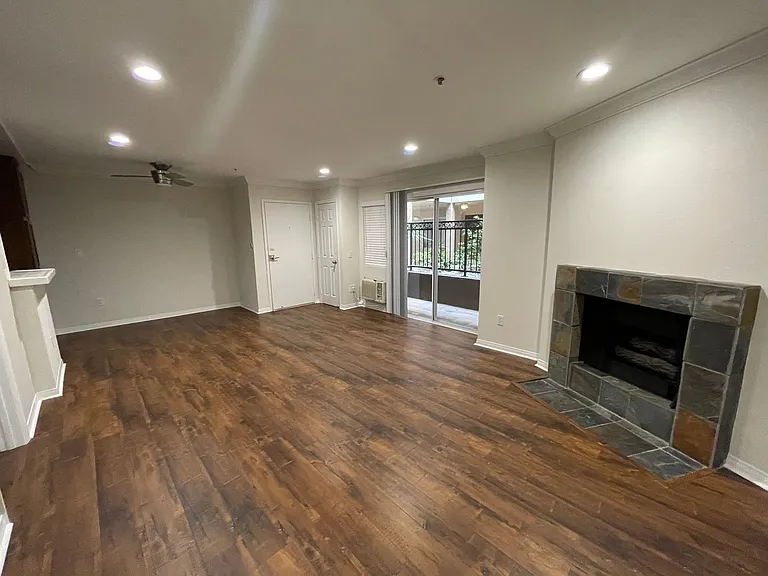 1415 Venice Blvd — Photo 3
