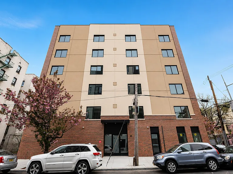 990 Woodycrest Ave #2D — Photo 9