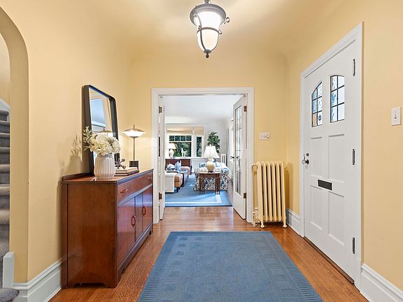 4th image of 4388 Angus Dr