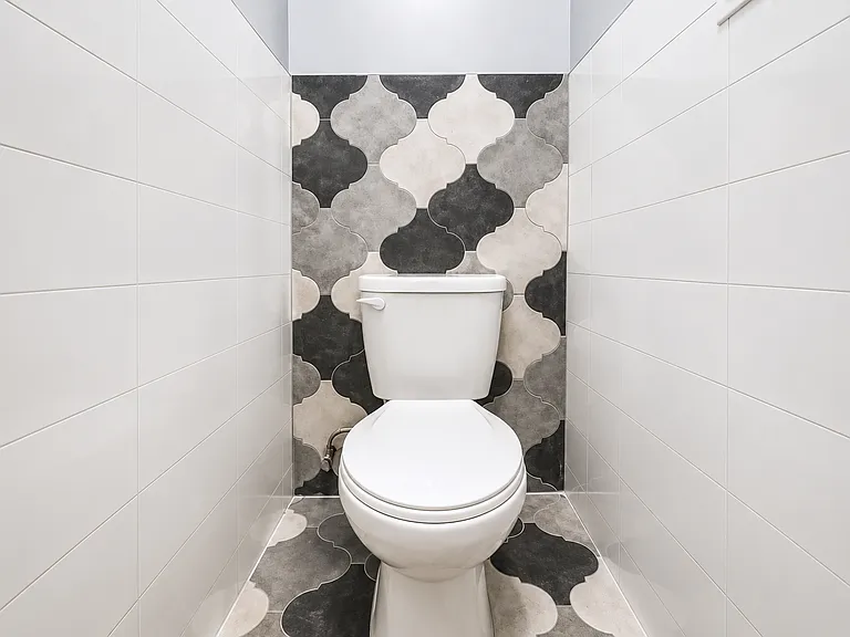 664 Onderdonk Ave #1R — Photo 11