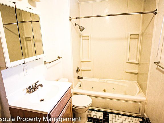 3rd image of 310 S Ave E