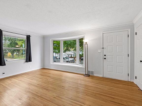 4th image of 6001 Thomas Ave S