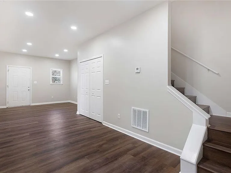 1396 Kennesaw Dr NW #B — Photo 7