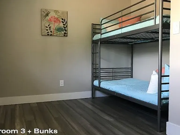 596 N Larch St — Photo 12