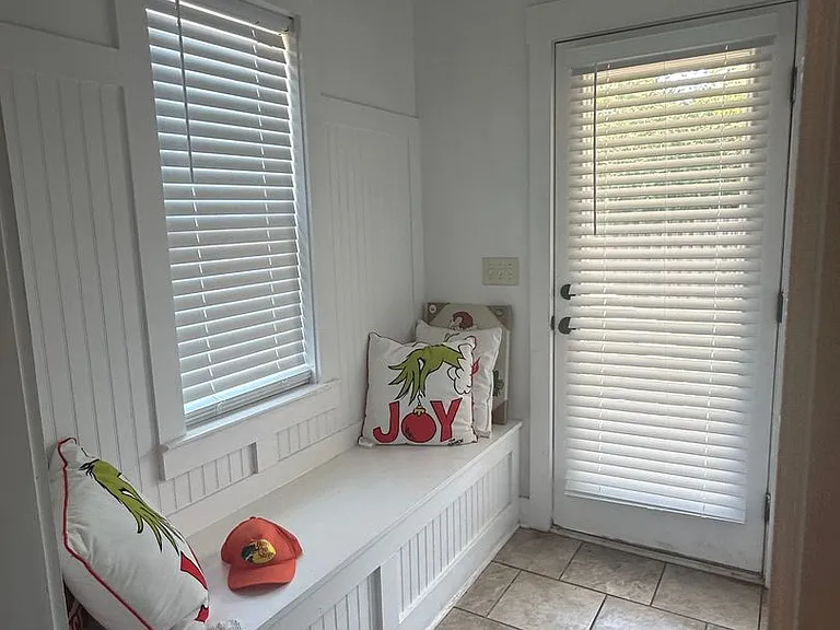 1089 Garnet Dr — Photo 5