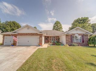 933 Dere Bere Dr, Mascoutah, IL
