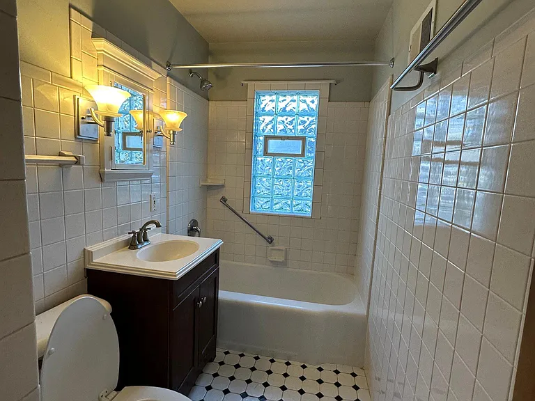 N56W5579 Sunnyside Ln — Photo 8