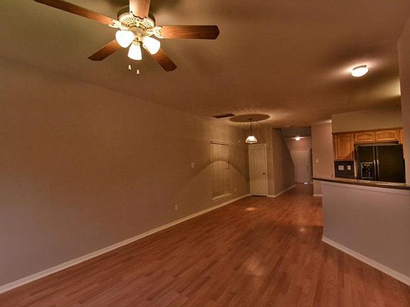 4th image of 4321 Stassen St APT B