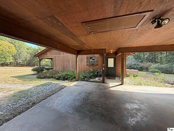 4th image of 400 Oak Tree Rd