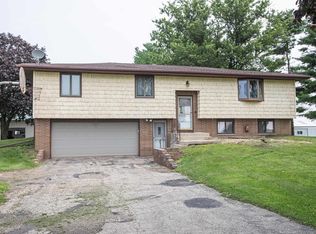 484 County Road H, Cuba City, WI 53807