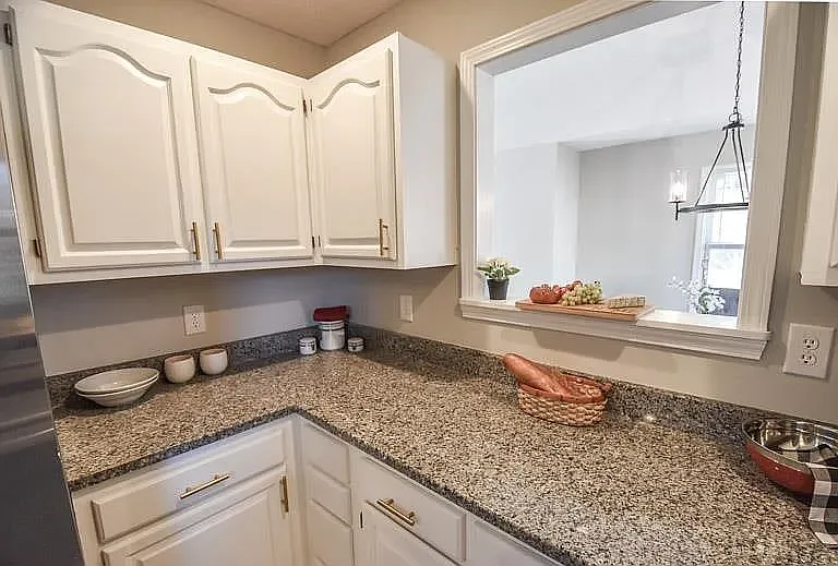 4301 E Whitley Dr — Photo 17