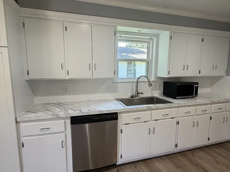 2807 W Chicago Ave — Photo 6