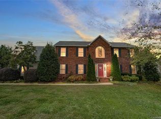 2736 Touchstone Cir, Newton, NC 28658