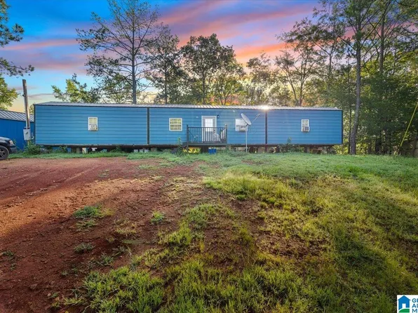 39 Woodpecker St, Lineville, AL 36266