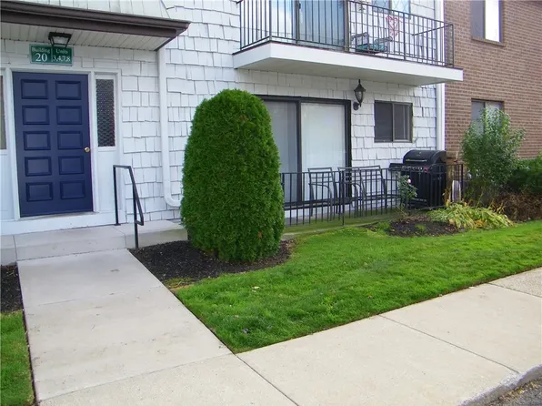 20-4 Great Wood Ct, Fairport, NY 14450