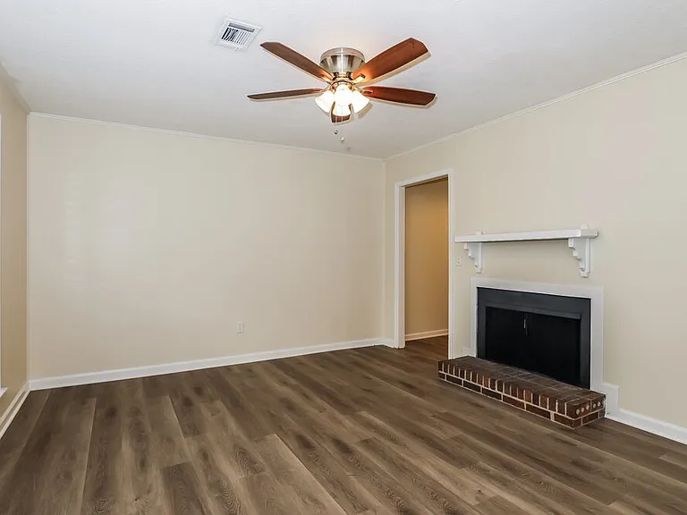 5 Silverwood Dr — Photo 4