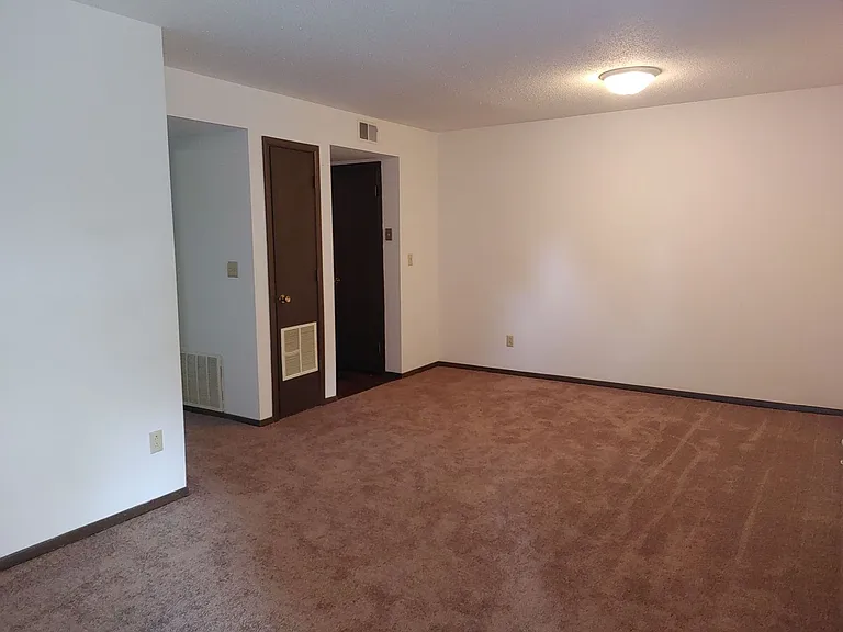 3120 Autumn Leaf Dr — Photo 5