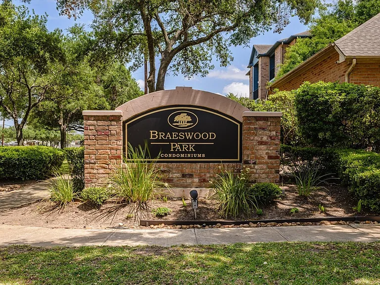 2255 Braeswood Park Dr #146 — Photo 22