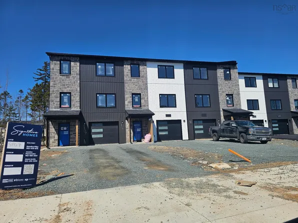 134 Stephs St #B, Bedford, NS B4B 1H1