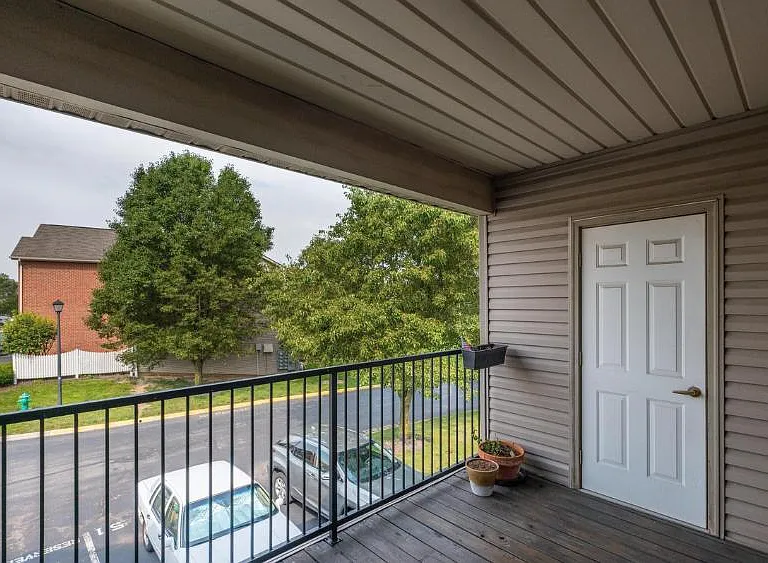 8013 Cranes Crossing Dr — Photo 14